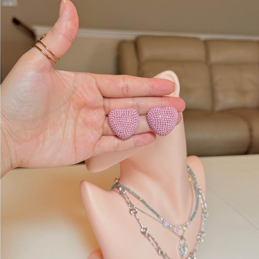 ⚜️ Pink Heart Stud Earrings - Picture 11 of 15